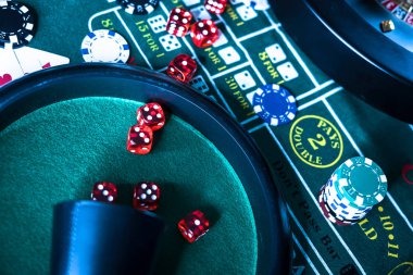 Caribbean Stud Poker live dealer table with five-card hands displayed on screen